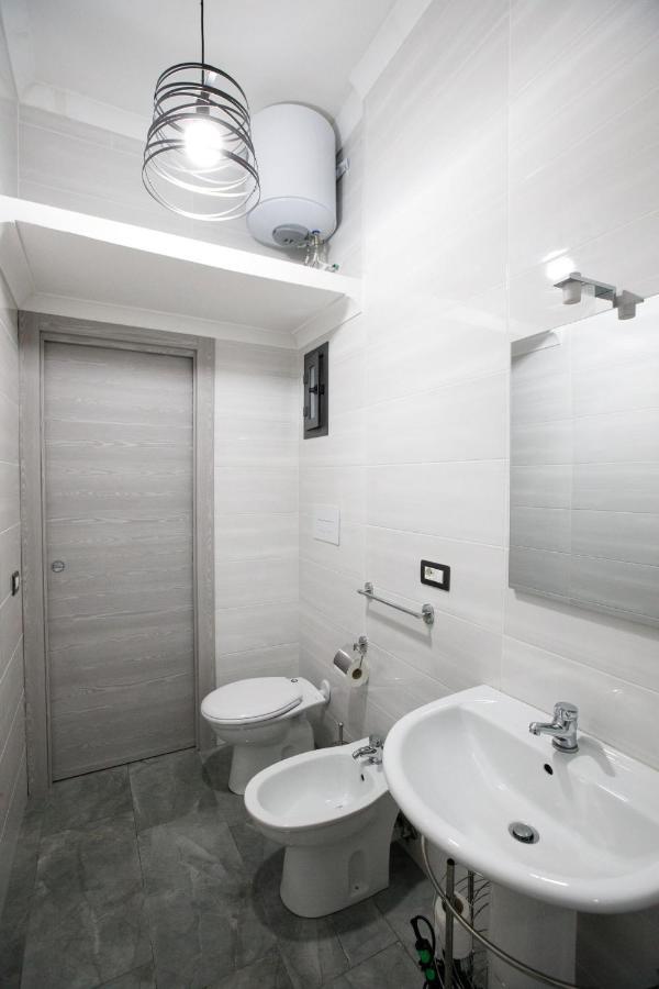 Mg House_2 Apartment Napoli Bagian luar foto