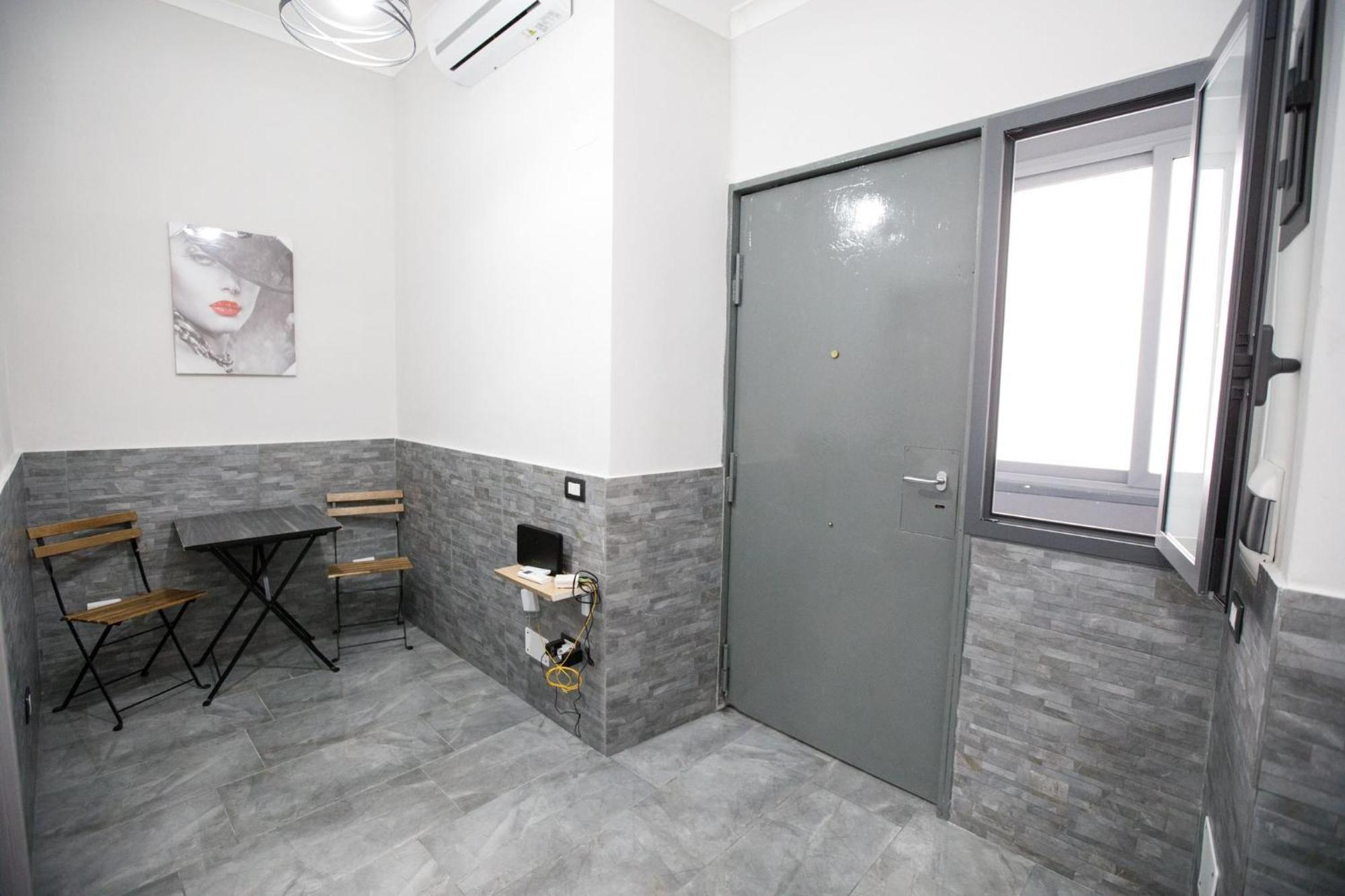 Mg House_2 Apartment Napoli Bagian luar foto
